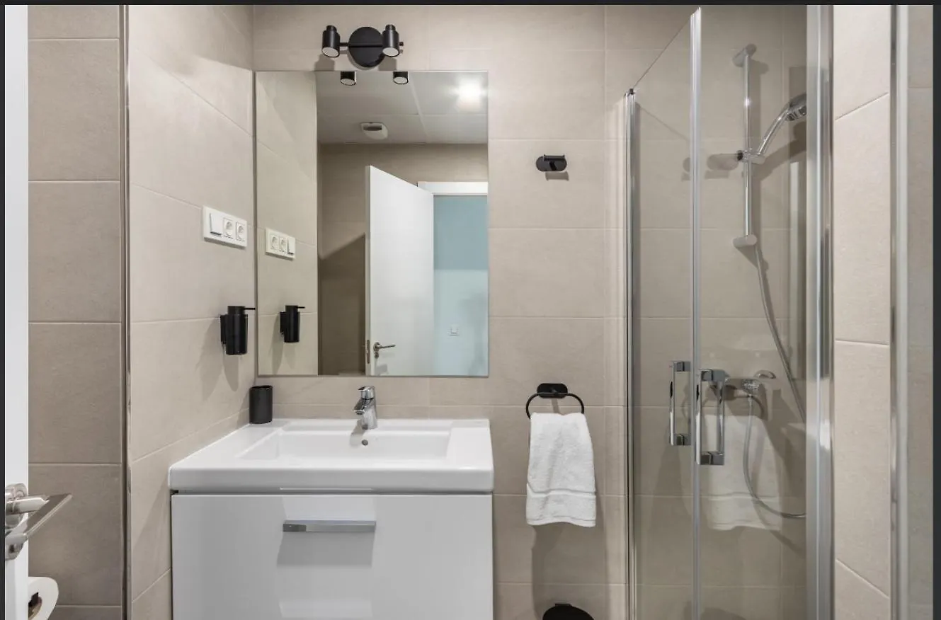 Ansa Beach Apartment - Malaga - Skyline Suite