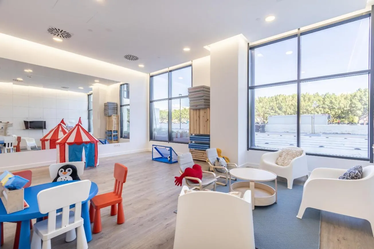 Ansa Beach Apartment - Malaga - Skyline Suite 0*,  Spain